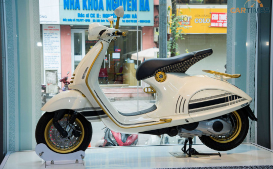 Cận cảnh "siêu phẩm" Vespa 946 Christian Dior, giá gần 700 triệu đồng tại Việt Nam