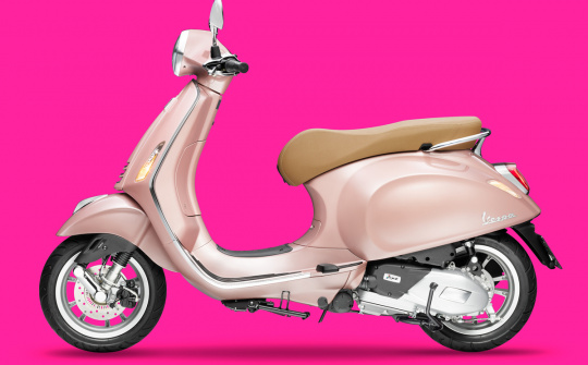 Vespa Primavera Pink Rosa ra mắt đúng ngày Quốc tế Phụ Nữ 8/3