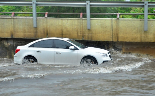 Ô tô cần được chăm sóc thế nào trong những ngày mưa gió?