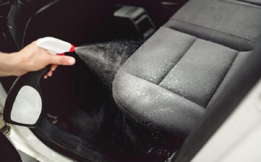Cách vệ sinh ghế nỉ xe ô tô sạch sẽ, đúng cách