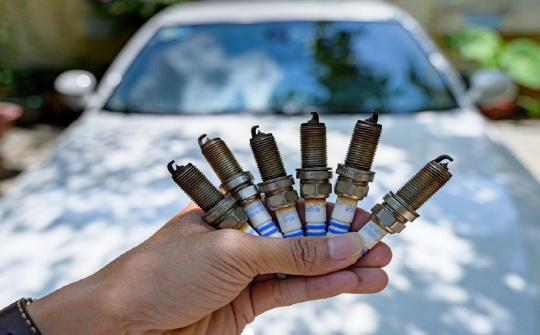 Cách nhận biết bugi ô tô bị hỏng