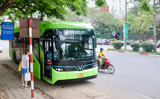 Thêm tuyến xe buýt điện thứ 7 - E08 phục vụ người dân Thủ đô