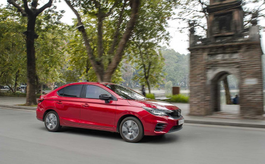 Top 10 xe bán chạy tháng 4/2022: Honda City bất ngờ "đăng quang"