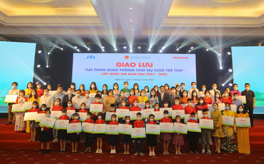 Honda Việt Nam trao giải “An toàn giao thông cho nụ cười trẻ thơ” năm học 2021 – 2022