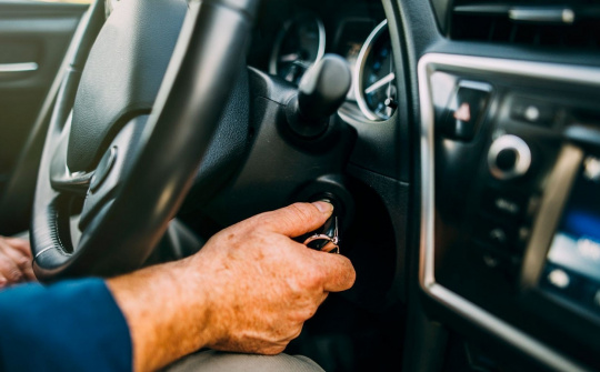 Những lỗi tài xế thường gặp trước khi tắt máy ô tô