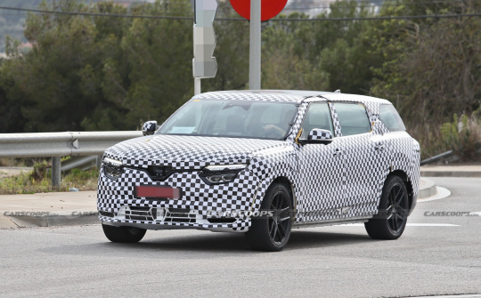 VinFast VF9 bị bắt gặp đang thử nghiệm tại châu Âu