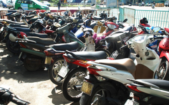 Tác hại của việc để xe máy dưới trời nắng trong thời gian dài