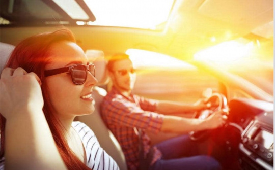 Cách giảm chói ánh nắng khi lái xe ô tô