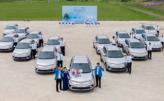 Taxi điện - Bước ngoặt lớn trong ngành xe dịch vụ tại Việt Nam