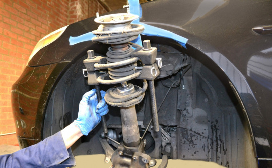 Dấu hiệu nhận biết hư hỏng giảm xóc