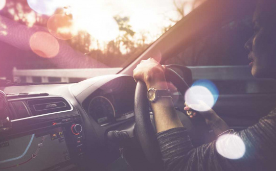 Ngày nắng nóng đỉnh điểm cần làm gì để bảo vệ xe hơi?