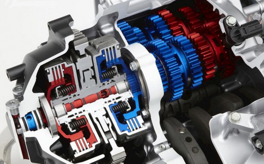 Bảo vệ tuổi thọ hộp số ly hợp kép trên ô tô cần lưu ý điều gì?