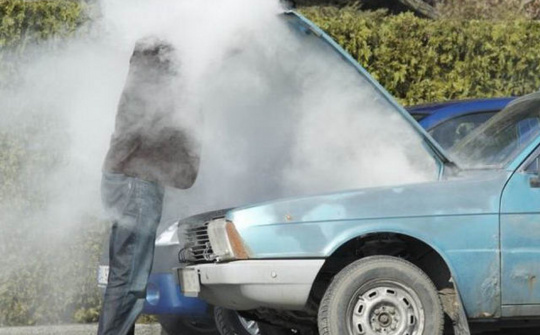 Kinh nghiệm xử lý khi động cơ xe ô tô quá nóng