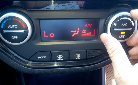 Nên tắt điều hòa ô tô trong trường hợp nào?