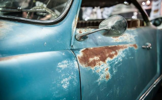 Cách tẩy rỉ sét trên ô tô hiệu quả, an toàn