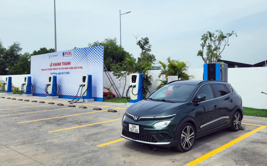 VinFast khánh thành trạm sạc xe điện đầu tiên