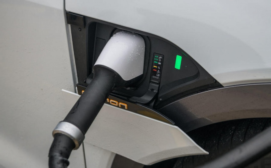 Tuổi thọ pin xe ô tô điện và cách để kéo dài tuổi thọ pin?