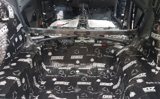 Tự làm cách âm xe hơi tại nhà - nên hay không?