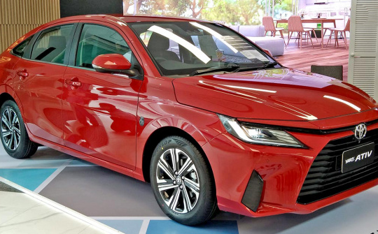 Cận cảnh Toyota Vios 2023 thế hệ thứ 4 tại đại lý