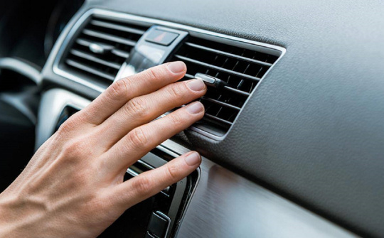 Vì sao lọc gió vẫn sạch mà điều hòa ô tô không mát?