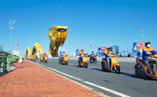 Ahamove sẽ giao hàng bằng xe máy điện VinFast