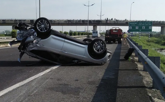 Một số tính năng an toàn chống lật xe