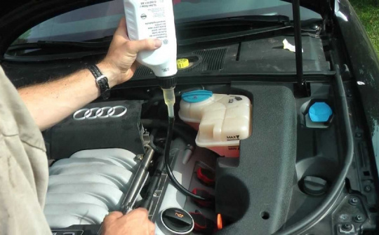 Chạy bao nhiêu km thì phải thay dầu hộp số cho ô tô?