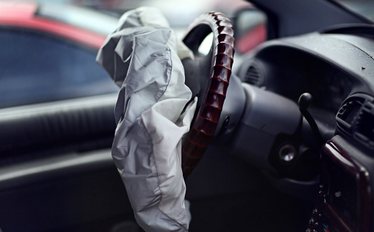 Khi nào túi khí ô tô nổ?