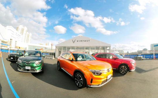 Ngắm dàn xe điện của VinFast tại CES 2023
