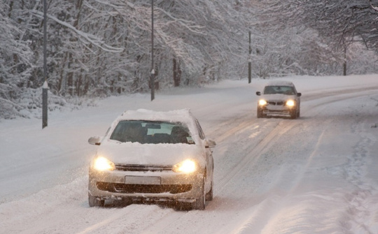 Lái xe đi ngắm băng tuyết cần lưu ý gì?