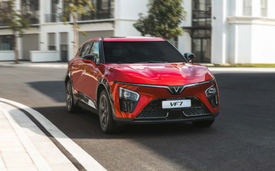 Cơ hội hiếm có dịp cuối năm: Sở hữu xe điện VinFast VF 7 chỉ với 164 triệu đồng