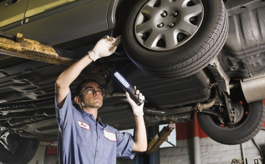 Những dấu hiệu cảnh báo khung gầm ô tô xảy ra sự cố