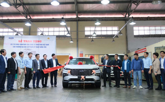Ford Việt Nam tặng nguyên một chiếc Territory mới cho các Trường Kỹ thuật