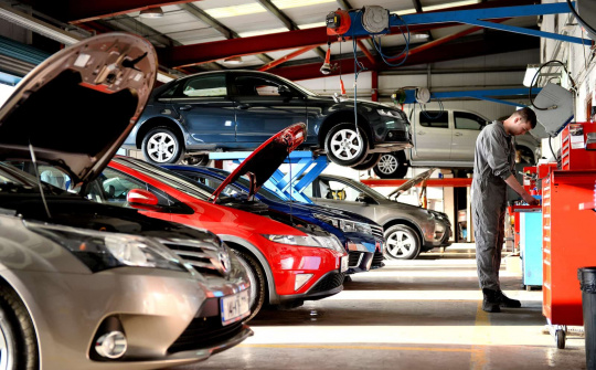 Mốc bảo dưỡng và thay phụ tùng định kỳ của các hãng xe ôtô tại Việt Nam