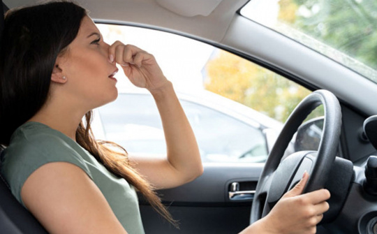 Nguyên nhân khiến mùi xăng sống xuất hiện trên xe ô tô