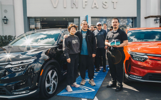 VinFast bàn giao lô xe VinFast VF8 tới tay khách hàng Mỹ