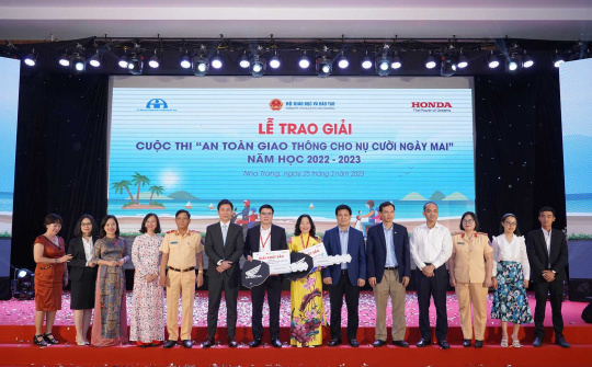 Honda trao giải cuộc thi “An toàn giao thông cho nụ cười ngày mai”