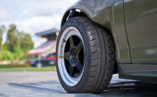 Lốp quá non hơi nguy hiểm như thế nào?