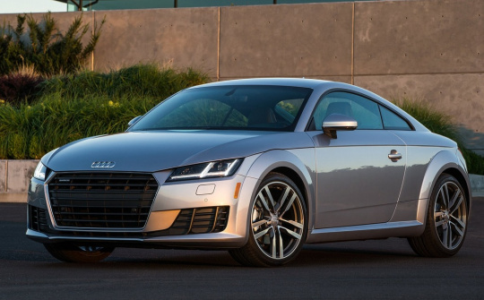 Audi Việt Nam tiến hành chương trình triệu hồi thay thế túi khí trên vô lăng lái Audi TT
