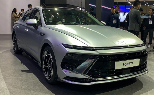 [Seoul 2023]: Hyundai Sonata thế hệ mới xuất hiện với thiết kế sắc sảo