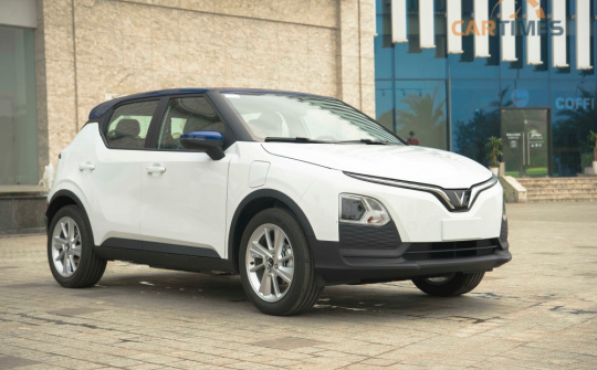 Những chiếc xe VinFast VF5 đầu tiên đã tới tay khách hàng Việt