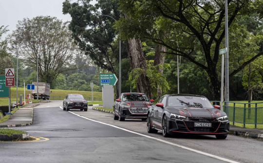 Trái – Phải, hay là cuộc cách mạng trên đường?