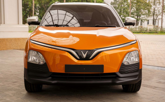 VinFast “chơi lớn”: Hoàn cọc và hỗ trợ 20% cho người… không mua xe điện