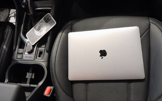 Những đồ vật không nên để trong ô tô ngày nắng nóng