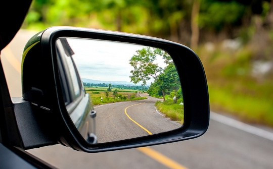 Cách chỉnh gương chiếu hậu ô tô đúng chuẩn, hạn chế điểm mù