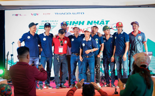 “Bạn hữu đường xa” kỷ niệm sinh nhật lần thứ 14