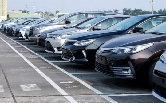 Kết thúc 2023, doanh số thị trường ô tô Việt Nam sụt giảm mạnh