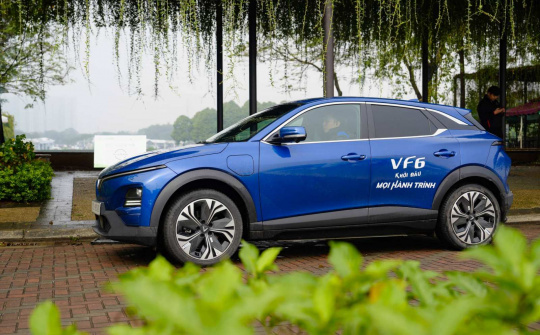 “Xe của năm” VF 6 gây ấn tượng mạnh tại Triễn lãm Xe điện hoá đầu tiên ở Việt Nam
