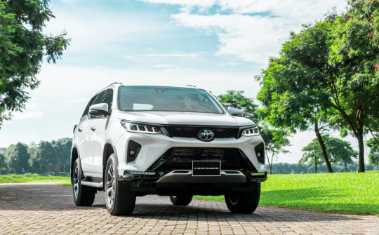 Toyota giới thiệu Fortuner bản nâng cấp 2024 tại Việt Nam
