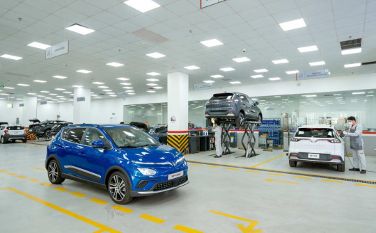 VinFast uỷ quyền dịch vụ sửa chữa ô tô điện cho CarOn